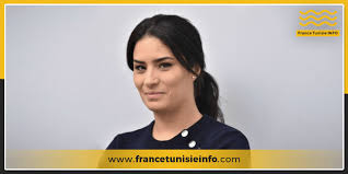 The porter who brings my luggage to my hotel room is of tunisian origin.: Franco Tunisienne France Tunisie Info