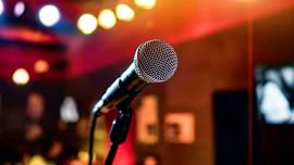 Karaoke at Rojo’s Tavern