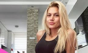 Weisz fanni még csak 26 éves, de rengeteg dolgot elért már az életében: Weisz Fanni It S Simply Been So Far For Something