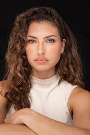 Taryn Baldwin's Instagram, Twitter & Facebook