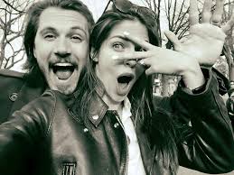 Me dijo que lo único que quería para su cumpleaños, Navidad, y todos los  días.. era a mi. Que dijera que si. ( Lo tuvo que repetir varias veces  después por que