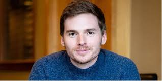 How tall is Cameron Frazer