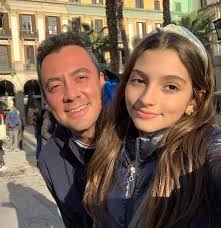 Ooooiiiii geeeeenteee!! 📣 FALTAM 3 DIAS PARA O GRANDE DESFILE DA ESCOLA DE  SAMBA ÁGUIAS DE OURO! 🦅🤩 Gostaria de convidar à todos para estar conosco  neste sábado no Sambódromo cantando conosco