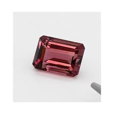 Natürliche oktagon ctrin edelstein und heilsteine einfach online bestellen. Turmalin Rosa Im Oktagon Schliff 3 45 Karat Edelsteine