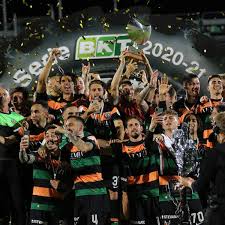 Explore reviews, photos & menus and find the perfect spot for any occasion. Serie A Fc Venedig Aussergewohnliche Feier Nach Aufstieg Und Schweren Jahren