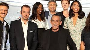 Copy video url copy embed code report issue powered by streamable. Hapsatou Sy Reviendra T Elle Dans Les Terriens Du Dimanche Lci