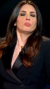 I bonifici non si rifiutano mai…” @IleniaPastorelli ospite della puntata di  questa sera 🔥 #Belve 🐯 ore 21.20 su #Rai2 e #RaiPlay con Francesca Fagnani