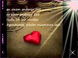 Fehler des anderen können übersehen oder als besonders positive attribute erlebt werden. Manche Lieder Horen Sich Anders An Wenn Man Verliebt Ist Youtube