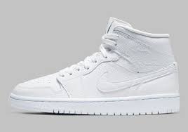 Upcoming Sneakers Sneakernews Com In 2020 Air Jordans Air Force Jordans Jordan 1 Mid