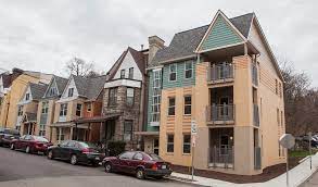 There are a mix of 1, 2 and 3 bedroom units (townhouses, walkup and apartment buildings). Dinwiddie Street Housing 301 Dinwiddie St Pittsburgh Pa 15219 Lowincomehousing Us