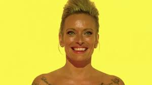 »wir sind zutiefst erschüttert und trauern mit kasias familie«, schrieb die agentur, die lenhardt als. Viewers In Shock Over Mother S X Rated Tattoo On Naked Attraction Limerick S Live 95