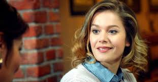 Kuzgun dizisi oyuncusu burcu biricik dizide hangi rolde oynuyor? Kuzgun Dizisinde Dila Karakterini Canlandiran Burcu Biricik Kimdir Nereli Ve Kac Yasinda Takvim