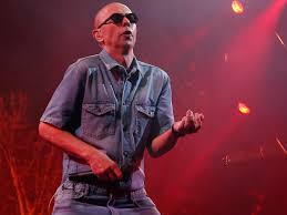 Referente e icono del rock nacional. El Cumpleanos 69 Del Indio Solari En 69 Frases De Canciones Que El Lider De Los Redondos Popularizo Infobae