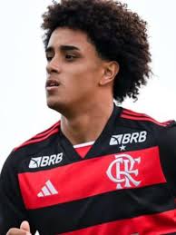Joia do Flamengo, Ryan Roberto tem apenas 16 anos e multa milionária