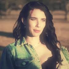 Emma Roberts Teddy Henderson