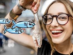 📅 13. Juli 2025 ⚓️ Matjesfest im Kulturforum Am Sonntag ist es wieder  soweit: Das Matjesfest lädt ans Wasser ein! Der offizielle  Matjesbeauftragte des Kulturforums, Jan Sauerwein, bringt den jungen Matjes  mit