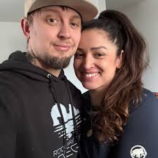 How to find a squad to play Apex Legends with