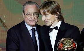 En su faceta profesional, florentino pérez ostenta el cargo de ser el director y presidente de acs (actividades de construcción y servicios s.a), un holding de empresas dedicadas al sector de la construcción, servicios e inmobiliarios que lo ha convertido en un referente en el mundo de los negocios a nivel nacional e internacional. Florentino Perez Negocia Con El Sustituto Sorpresa De Modric Para El Real Madrid