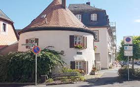 Am haus ist ein kleiner sonniger garten der zum grillen einläbeheizt wird das haus mit einen gemütlichen kaminofen der die gesamte untere. Wohnungen Im Zentrum Von Wunsiedel In Der Ludwigstrasse 58 Grundstucksgemeinschaft Morgenroth