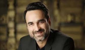 Baba Beats The Heat With Desi Jugaad, Roams Around With Solar Fan-Helmet.  See Viral Pics