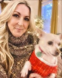 Karen Gros's Instagram, Twitter & Facebook