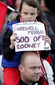 Manchester United fans line streets around Old Trafford to parade trophy  and to pay tribute to Sir Alex Ferguson