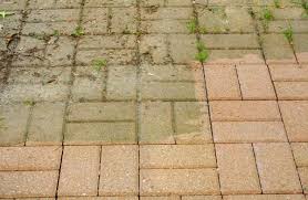 2 Astuces Pour Nettoyer Sa Terrasse Sans Effort Deck Cleaner Diy Patio Pavers Deck Cleaning