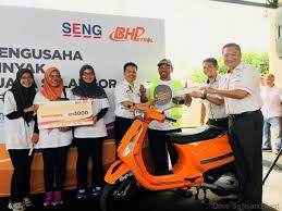 Petron malaysia refining & marketing bhd is engaged in manufacturing and marketing oil products in peninsular malaysia. Bhpetrol Organises Orange Charity Hunt