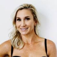 Mandy Mills's Instagram, Twitter & Facebook