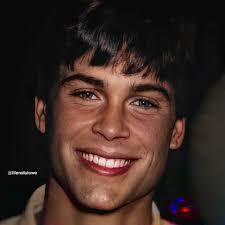 𝙍𝙊𝘽𝙀𝙍𝙏 𝙇𝙊𝙒𝙀 (@literallylowe) • Instagram photos and videos