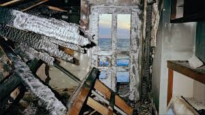John Divola Est Notre Idole A Tous Vice Vitre Cassee Photographie Paysage