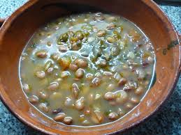 Frijoles Charros Son De Origen Prehispanico Pero La Preparacion Con Tocino Cerveza Y Cilantro No Es Mexican Food Recipes Mexican Cooking Best Mexican Recipes