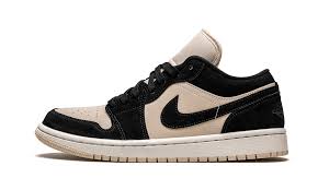 Hàng chuẩn cao cấp, freeship + nhận hàng thanh toán. Air Jordan 1 Low Wmns Black Guava Ice Dc0774 003 2021