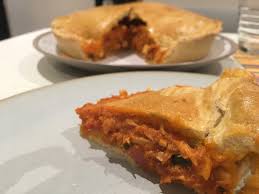 Oggi vi presentiamo una sfiziosa torta salata dal sapore mediterraneo, con peperoni, tonno e olive. Torta Rustica Con Tonno E Peperoni O Empanada De Atun