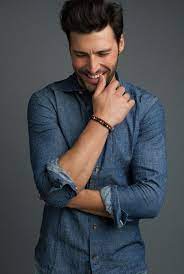Photographer S Guide To 40 Headshot Poses Headshot Poses Male Poses Photography Photography Poses For Men