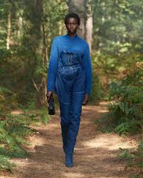It currently designs and distributes ready to wear including trench coats (for which it is most famous), leather goods, footwear. In Bloom Burberry Spring Summer 2021 Show Burberry