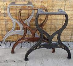 nous offrons des pieds de table en fonte les jambes ont ete deposes apres fidelement calque sur les anciennes pieds de table peinture noire design industriel