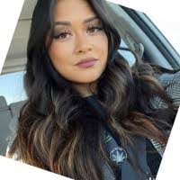 Sarah Galos's Instagram, Twitter & Facebook