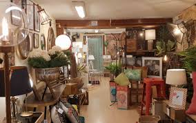 La tranquilidad de estar en casa. Kamir Decor Regalo On Twitter Si Visiten Nuestra Tienda En Madrid No Olviden Visitar La Planta Baja De La Tienda Tienda Online Https T Co Rowlvh31ol Tiiendadecoracion Mesa Mesita Cuadros Taburetes Decoracion Regalos
