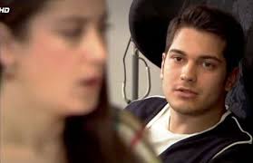 Serialul inima de frate prezinta povestea incredibila a doi frati, kuzey si guney, extrem de diferiti atat in ceea ce priveste caracterul acestora, cat si perceptiile despre viata. Pulbere De Stele Feriha Episodul 56 Rezumat Stele Tv Series Movies