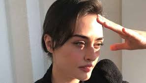 Esra bilgiç haberleri en güncel gelişmeler ve son dakika haberler. Esra Bilgic Stuns In Latest Photoshoot