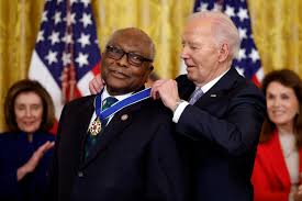 Biden awards ally Clyburn, longtime No. 3 U.S. House Dem, highest civilian  honor • Iowa Capital Dispatch