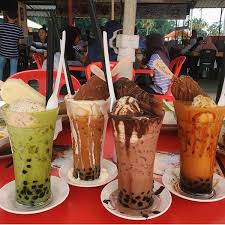 Teh manis jaming at shine studio lebsy feat @armanryan.sampe ktemu di studio,keep blues! Teh Ais King Float Yang Tengah Viral Di Melaka Pelbagai Pilihan Menarik Menanti Anda Datang Dengan Aiskrim Magnum Karamel Ice Cream Sweet Things To Sell