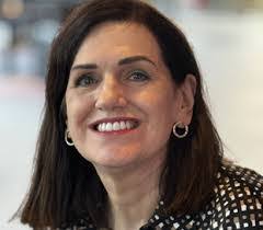 Kim Steger's Instagram, Twitter & Facebook