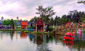 Lokasinya terbilang cukup mudah diakses. 10 Gambar Umbul Bening Banyuwangi 2021 Harga Tiket Masuk Kolam Renang Lokasi Sumbergondo Glenmore Jejakpiknik Com