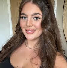 For anyone worried about the negative reviews I'd take the hotel as you  find it. Booked for a family of 7 for my mum's 60th birthday and we had a  great long