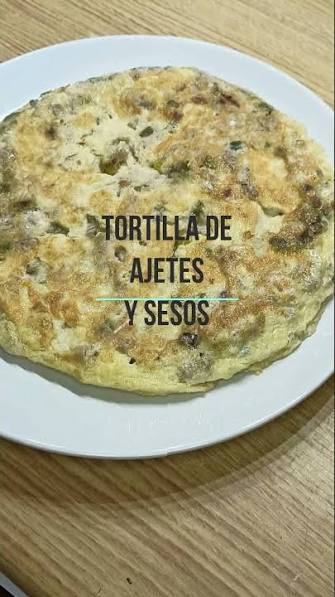 Tortilla de sesos ternasco y ajetes, un manjar para los amantes de la casquería@lacocinadepipo9733