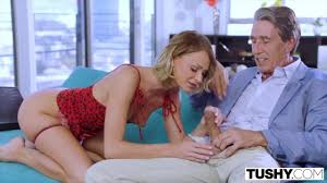 Blowjob- pleasing her sugar daddy for nice things