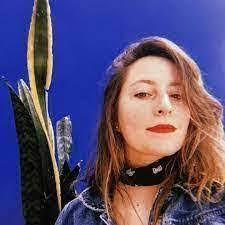 Cari Carmichael's Instagram, Twitter & Facebook