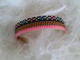 Il 28 novembre ed il 5 dicembre 2015 les petites bijoux parteciperà al mercatino di natale dyna market, in via indipendenza 71/z, all'interno del velodromo dynamo, dalle 15 alle 21. Bracelet Manchette Tisse Avec Des Perles Miyuki Multicolore Et Fluo Bracelet Par Yedura Avec Images Bracelet Manchette Perle Miyuki Perle
